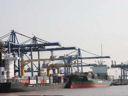 Kinh tế TPHCM tiếp tục tăng trưởng mạnh trong 4 tháng đầu năm 2015