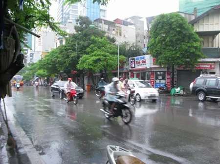 Miền Nam mưa chuyển mùa, đề phòng gió giật và lốc xoáy