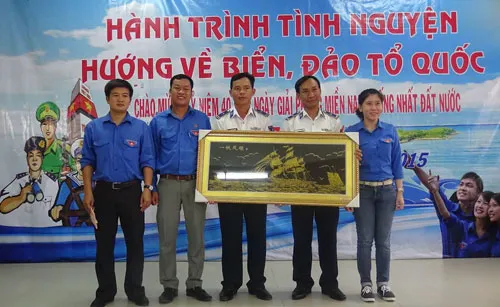 Hành trình tình nguyện hướng về Biển, Đảo Tổ Quốc
