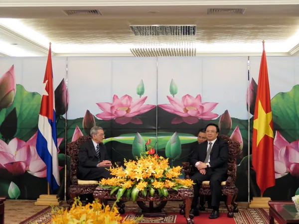 Trưởng Ban Đối ngoại Trung ương Đảng Hoàng Bình Quân tiếp đoàn đại biểu cấp cao Cuba