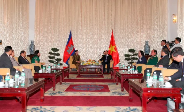 Phó Thủ tướng Nguyễn Xuân Phúc tiếp Phó Thủ tướng Chính phủ Hoàng gia Campuchia 