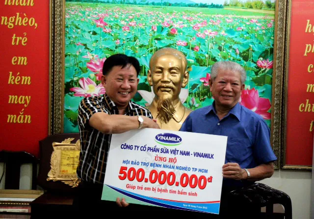 Vinamilk ủng hộ 500 triệu đồng để các em mổ tim