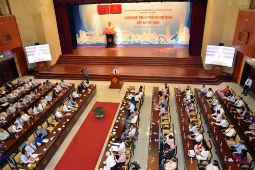 Người giữ chức vụ cao trong bộ máy chính quyền không nên đồng thời là đại biểu QH