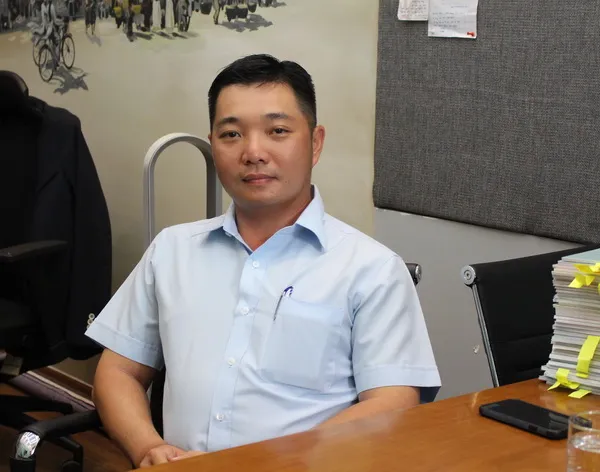 Quận 1 tăng cường tuần tra, xử lý nạn bán hàng rong chèo kéo khách du lịch