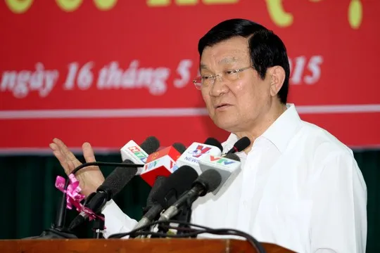 Chủ tịch nước Trương Tấn Sang tiếp xúc cử tri TP.HCM