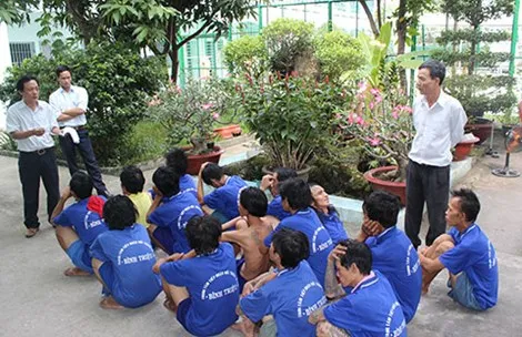 Đoàn đại biểu QH,  HĐND TPHCM giám sát việc thực hiện cai nghiện ma túy ở quận 12