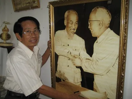 Người đầu tiên ở Việt Nam làm tranh Bác Hồ, Bác Tôn bằng lá thốt nốt