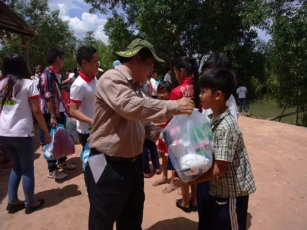 Sát cánh cùng gia đình Việt khởi công xây dựng cầu tại xã Mỹ Thạnh Tây, Đức Huệ, Long An