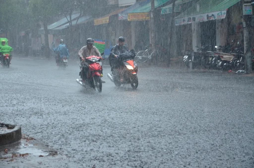 Chiều nay (26/5) : Nam Bộ có thể chuyển mưa