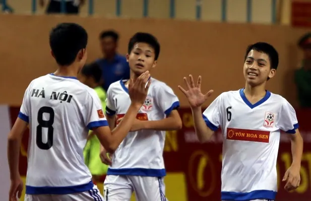 Khai mạc giải Bóng đá trẻ em hoàn cảnh đặc biệt 2015