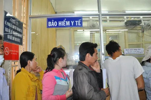 Bảo hiểm y tế theo hộ gia đình: Nhiều gia đình không mua nổi thẻ