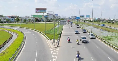 Tiến độ 2 công trình giao thông quan trọng của TP đều gặp khó khăn
