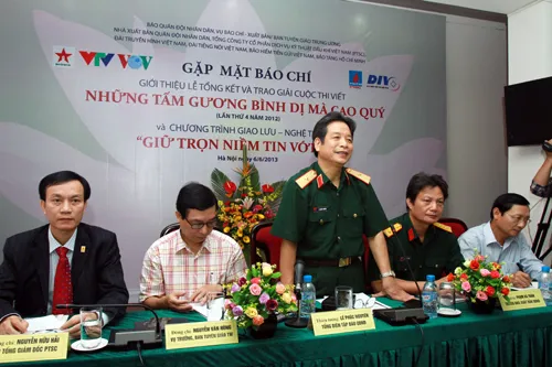 Trao giải cuộc thi viết “Những tấm gương bình dị mà cao quý” lần thứ 6 