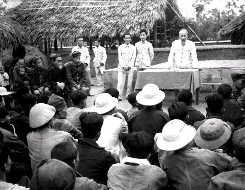  Thi đua là thực hiện tốt nhiệm vụ của mỗi ngành, mỗi cấp, mỗi người