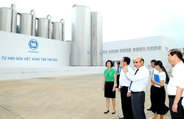 Tỉnh Lâm Đồng và Vinamilk hợp tác phát triển chăn nuôi bò sữa giai đoạn 2015-2020