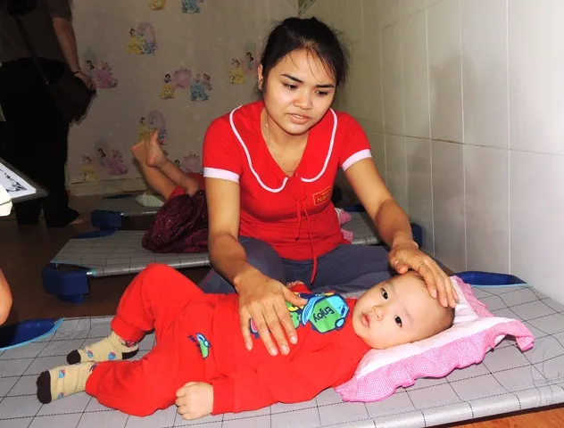 Cần hỗ trợ giữ trẻ 6-18 tháng tuổi