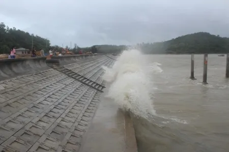 Mưa lũ còn diễn biến phức tạp ở phía Bắc, Nam Bộ tiếp tục có mưa dông khá