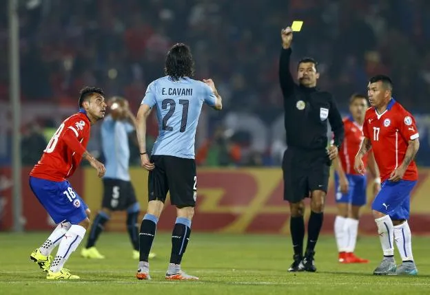 Đánh bại Uruguay, Chile vào bán kết Copa America