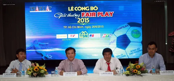 Công bố giải thưởng tôn vinh bóng đá cao thượng