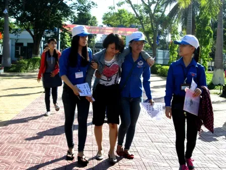 Nhiều thí sinh bị tai nạn được hỗ trợ thi