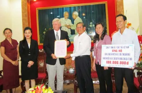Ủng hộ 100 triệu đồng cho lực lượng bám biển Lý Sơn