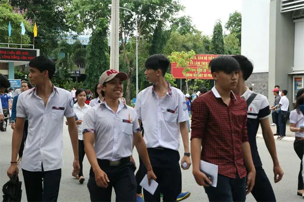 Môn Sử: Nhiều thí sinh bị đình chỉ do mang tài liệu