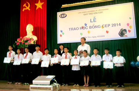 Trao học bổng CEP cho 1.643 học sinh có hoàn cảnh đặc biệt khó khăn