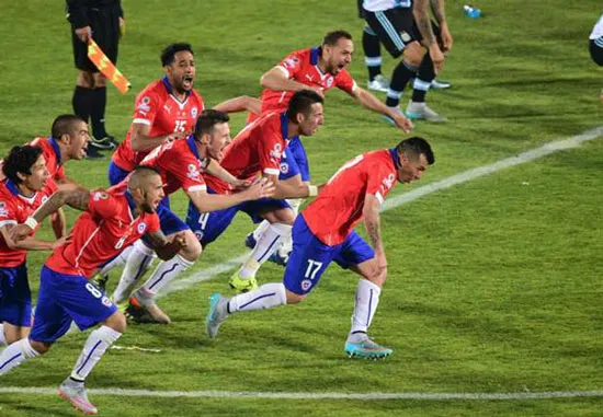 Chile hạ Argentina trên chấm luân lưu, lên ngôi vô địch Copa America