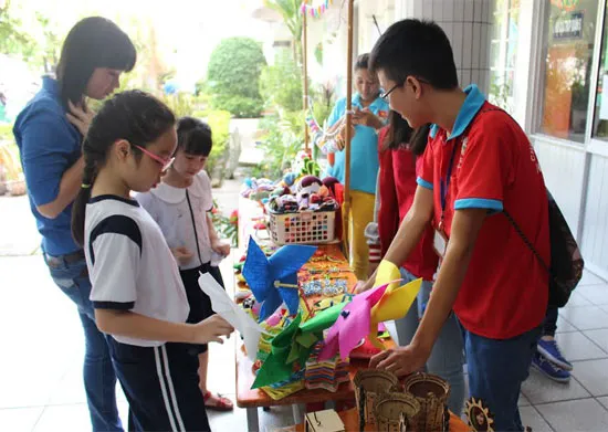Sôi động ngày hội “Gia đình và tuổi thơ”