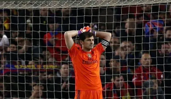 Iker Casillas chia tay Real để tìm thử thách mới ở Porto