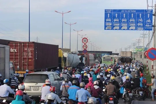 Đầu tư hơn 500 tỷ đồng giải quyết kẹt xe tại Cảng Cát Lái