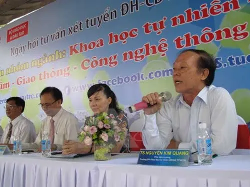 Ngày hội tư vấn xét tuyển ĐH-CĐ năm 2015 