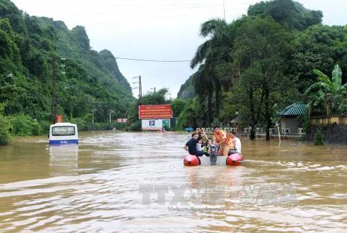 Khẩn trương ổn định đời sống nhân dân vùng lũ