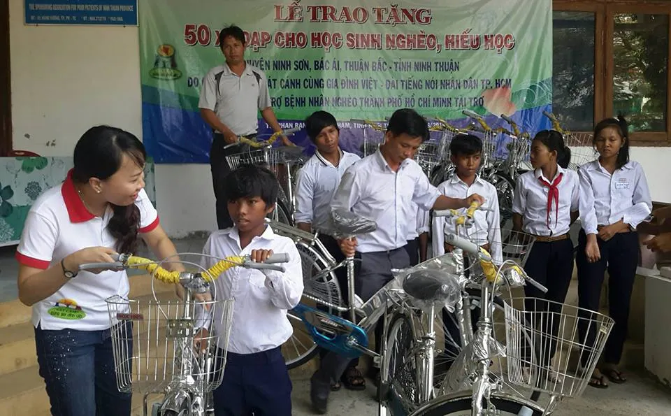 Sát Cánh cùng gia đình Việt trao 110 xe đạp và 50 suất học bổng cho học sinh nghèo tỉnh Ninh Thuận