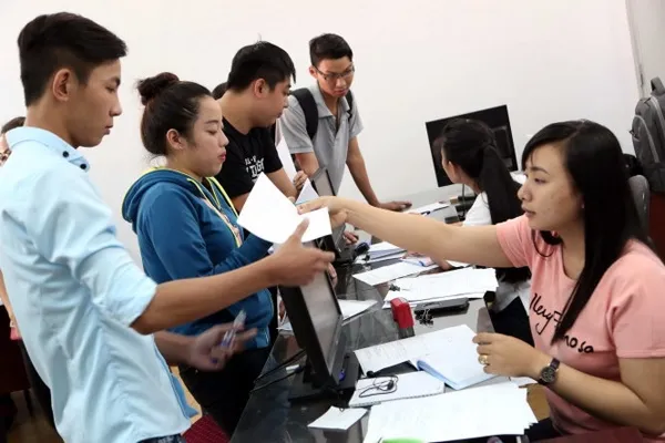 Khổ sở xét tuyển vào ĐH