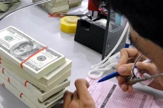 Ngân hàng nhà nước tăng tỉ giá thêm 1%
