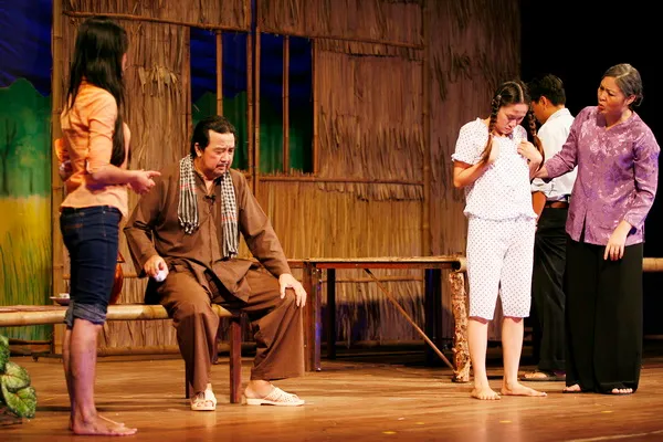 Sân khấu kịch Hồng Vân: 15 năm khẳng định một thương hiệu