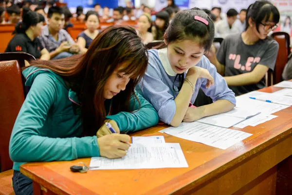 Thí sinh đăng ký xét tuyển NV bổ sung bằng mã vạch