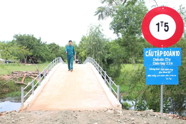 Sát cánh cùng gia đình Việt - VOH: khánh thành cầu tặng người dân ở Long An, Đồng Tháp và Sóc Trăng