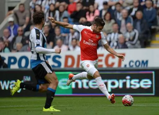Arsenal nhọc nhằn thắng Newcastle nhờ pha đốt lưới nhà