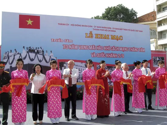 Khai mạc triển lãm “70 năm vang mãi hào khí Cách mạng tháng Tám và Quốc khánh 2/9  