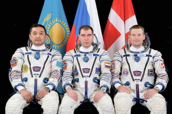 Lần đầu tiên trạm vũ trụ quốc tế ISS chứa 9 người