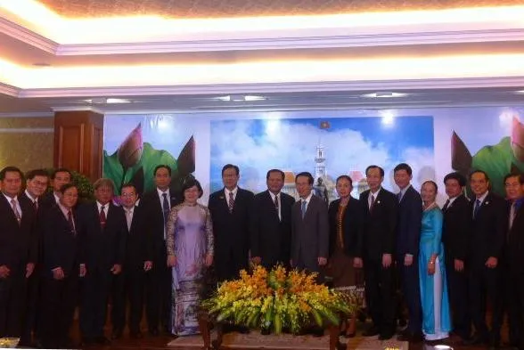 Phó Bí thư Thường trực Thành ủy TPHCM tiếp đoàn Đại biểu tỉnh Chăm-pa-sắc