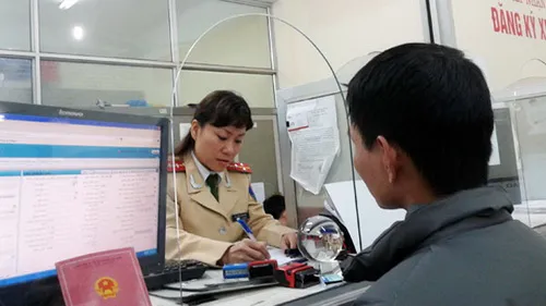 Thủ tục đăng ký sang tên đối với xe mua bằng giấy tay