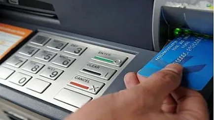 Bắt 3 đối tượng lừa đảo với chiêu báo có bưu kiện