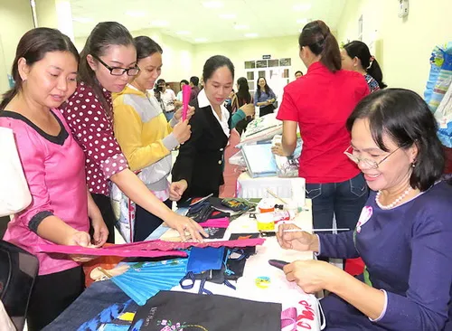 Hội Liên hiệp Phụ nữ TPHCM: Giới thiệu việc làm trên 85.000 phụ nữ