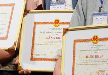 Khen thưởng phải đúng nơi đúng chỗ