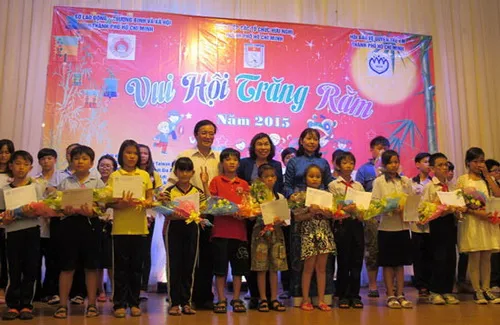TPHCM tổ chức trung thu cho trẻ em có hoàn cảnh khó khăn
