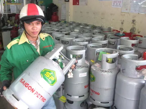 Giá gas tháng 10/2015: tăng 10.000 đồng lên 275.000 đồng/bình 12kg