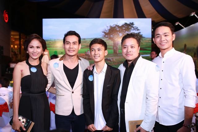 Sao Việt “ùn ùn” đến ủng hộ phim mới của Victor Vũ